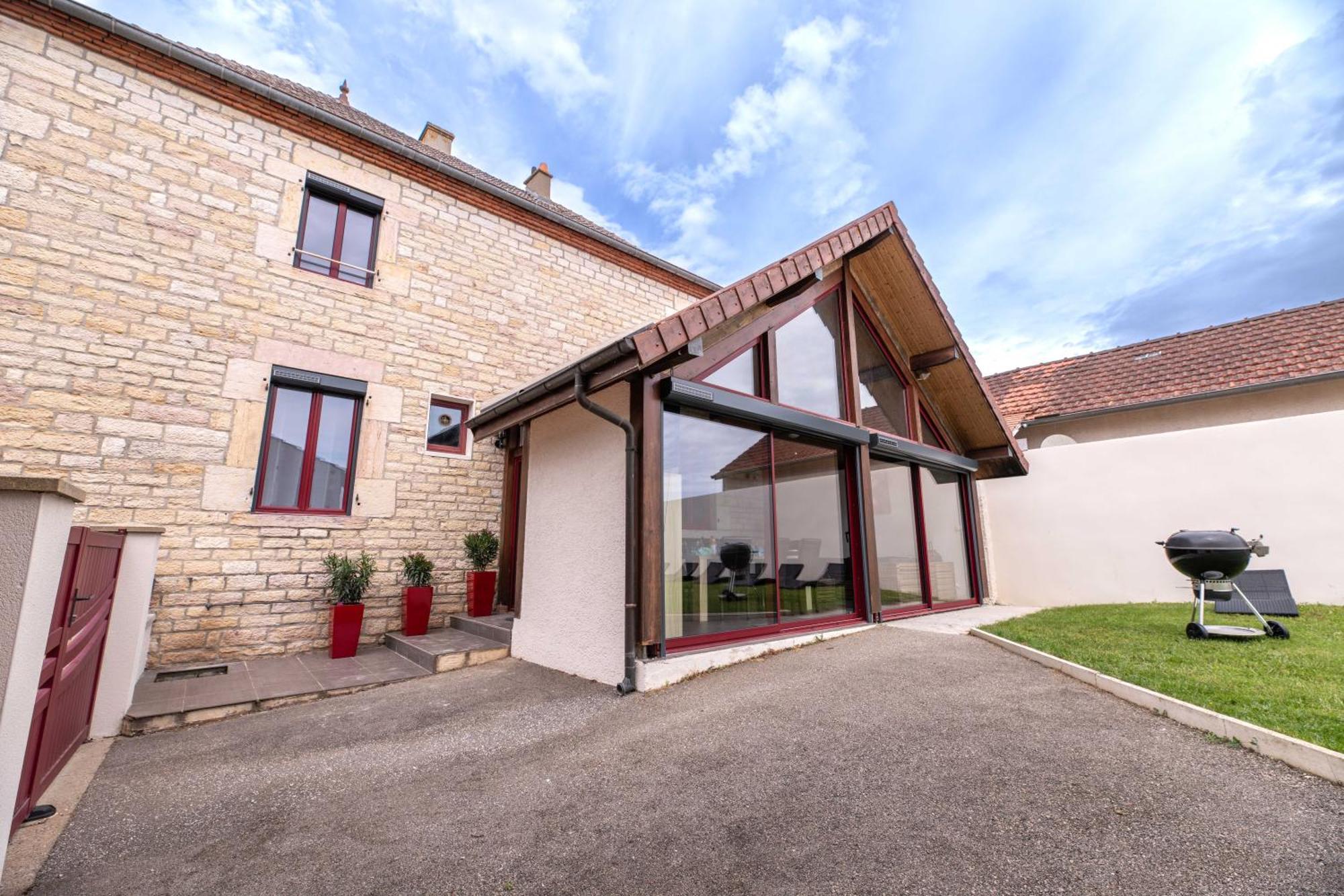 Chez Laurence Saint-Aubin  Exterior photo